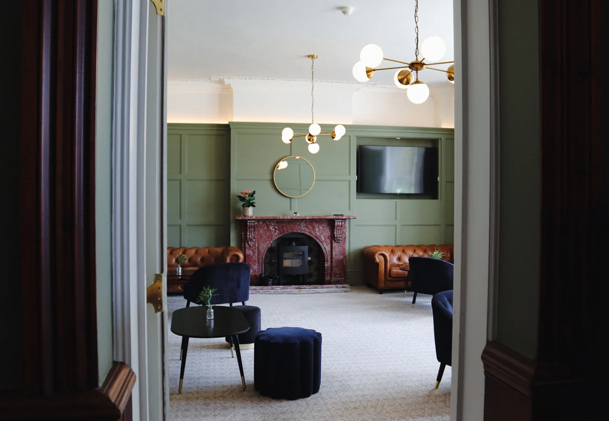 Admiral-Lounge