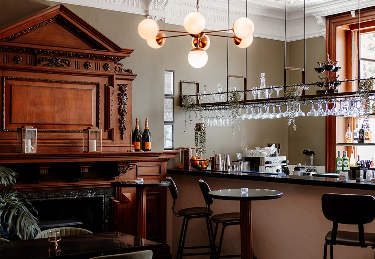 Library-Bar